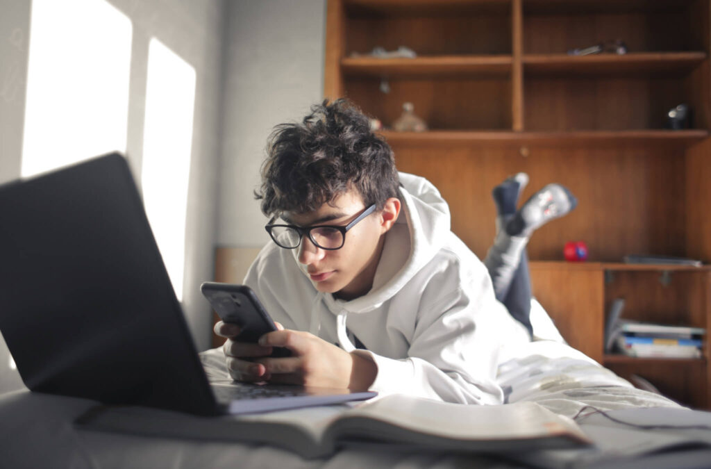 Internet Addiction: What It's Doing to Teen Brains?